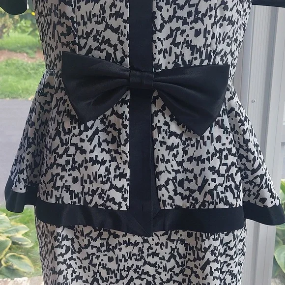 Liz Robert's 1980s Black and White with bow short sleeve Dress size 8 - Picture 2 of 10